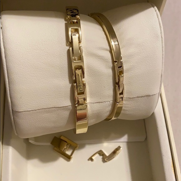 Ladies watch created with Swarovski crystals - Picture 4 of 7